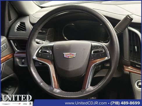 Used 2019 Cadillac Escalade ESV Luxury image 21
