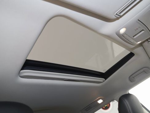 Used 2024 Nissan Armada Platinum w/ Captain's Chairs Package image 11