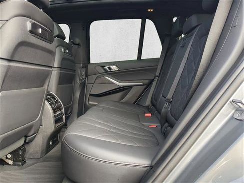 Used 2024 BMW X5 xDrive40i w/ Premium Package image 23