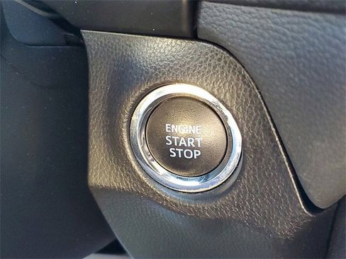 Used 2021 Toyota RAV4 XLE image 28