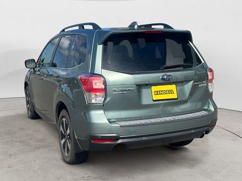 Used 2017 Subaru Forester 2.5i Limited AWD/4WD image 3