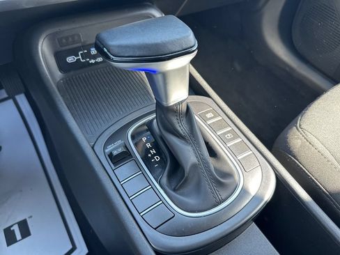 Used 2025 Hyundai Kona SEL FWD image 19