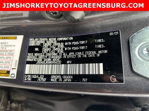 Used 2021 Toyota 4Runner Venture w/ Moonroof Package image 32