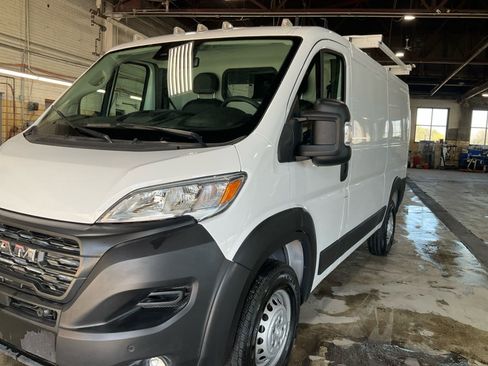 Used 2025 RAM ProMaster 2500 w/ Safety Group FWD image 32