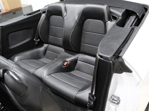 Used 2018 Ford Mustang Premium image 23