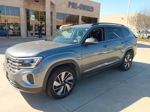 Used 2024 Volkswagen Atlas SE image 1