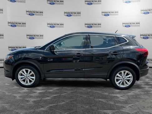 Used 2019 Nissan Rogue Sport S w/ Appearance Package AWD/4WD image 2