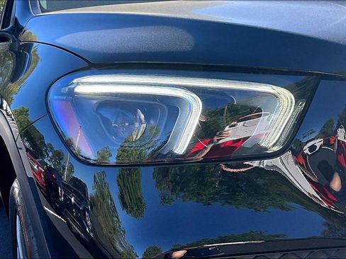 Used 2022 Mercedes-Benz GLE 350 4MATIC w/ Premium Package image 32