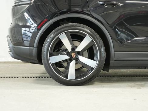 New 2026 Porsche Macan 4 Electric image 38