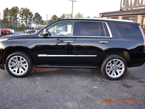 Used 2018 Cadillac Escalade Premium Luxury image 9