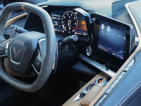 Used 2021 Chevrolet Corvette Stingray Preferred Cpe w/ 2LT image 11