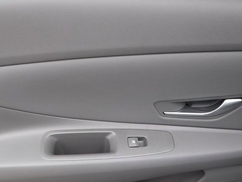 Certified 2025 Hyundai Elantra SEL image 24