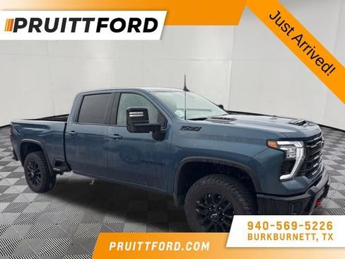 Used 2025 Chevrolet Silverado 2500 LT w/ Trail Boss Package AWD/4WD image 1