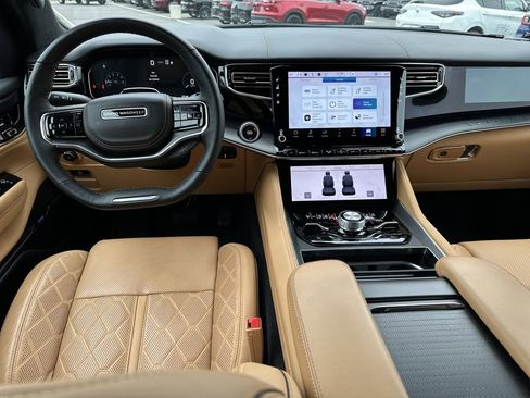 Certified 2025 Jeep Grand Wagoneer Series III w/ Rear Seat Video Group 1 AWD/4WD image 10