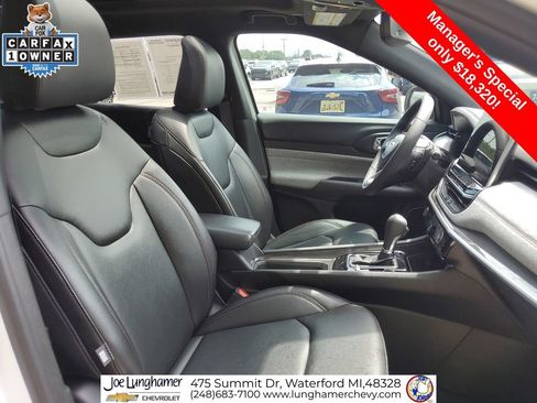Used 2024 Jeep Compass Latitude w/ Sun and Sound Group AWD/4WD image 30