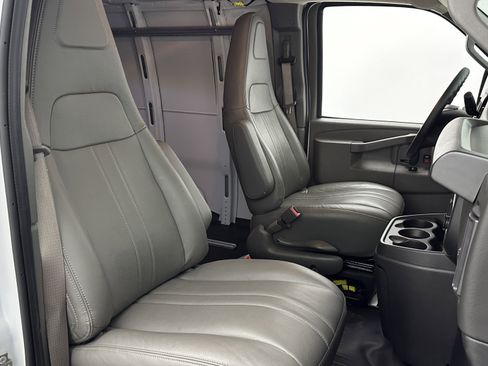 Used 2024 GMC Savana 2500 w/ Driver Convenience Package image 26