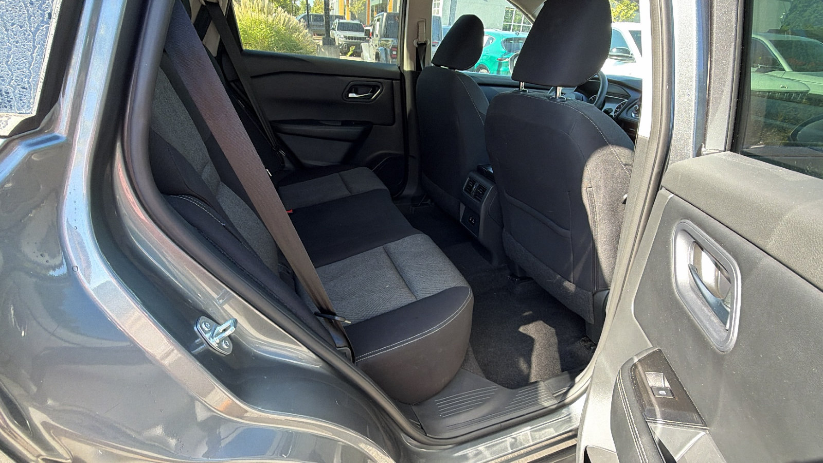 Used 2024 Nissan Rogue SV AWD/4WD image 21