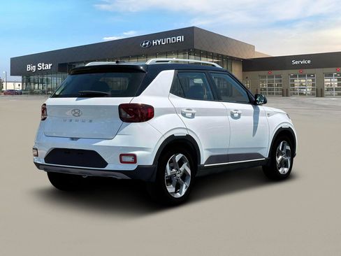 New 2025 Hyundai Venue Limited image 7