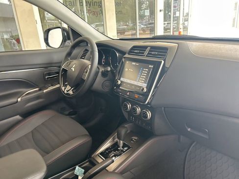 New 2025 Mitsubishi Outlander Sport SE image 18