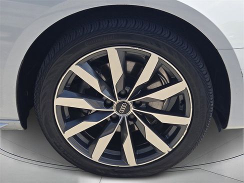 Used 2021 Audi A4 2.0T Premium w/ Convenience Package image 9