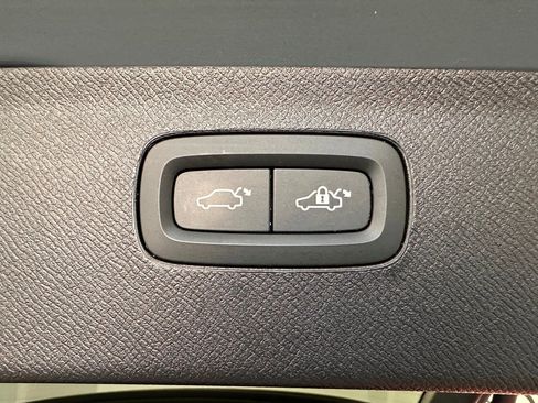 Used 2021 Volvo XC90 T8 Inscription Expression w/ Climate Package image 33