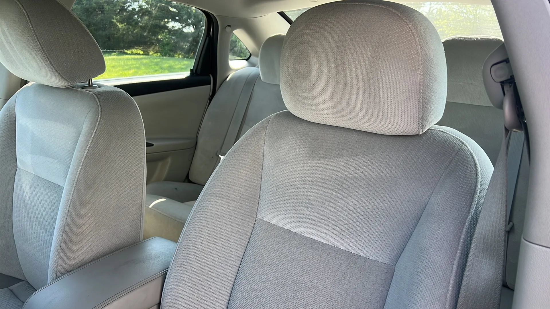 Used 2011 Chevrolet Impala LT FWD image 11