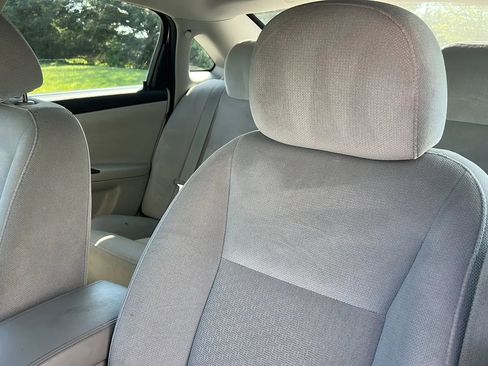 Used 2011 Chevrolet Impala LT FWD image 11