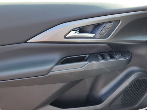 New 2026 Chevrolet Equinox EV LT image 12