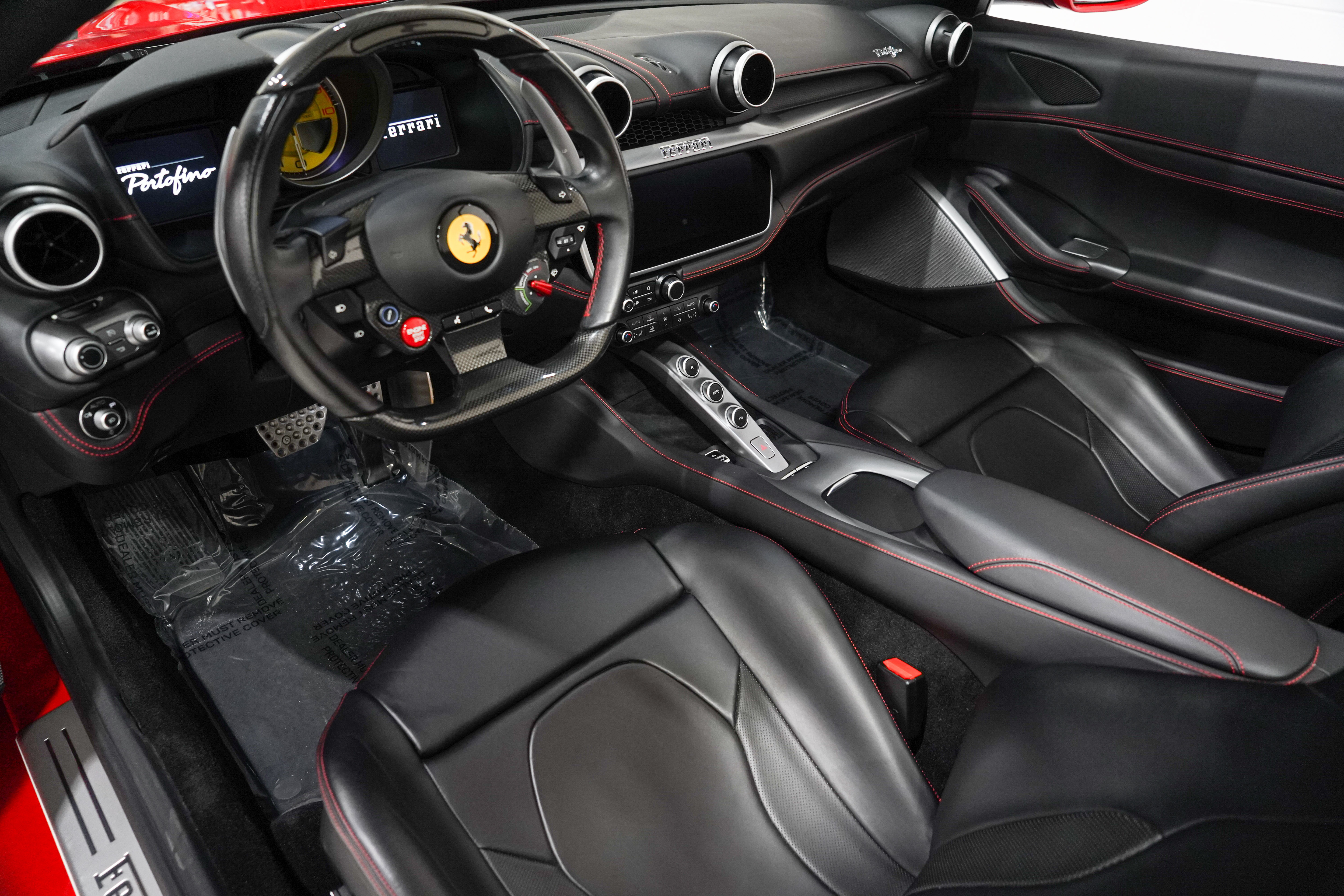 Used 2019 Ferrari Portofino RWD image 2