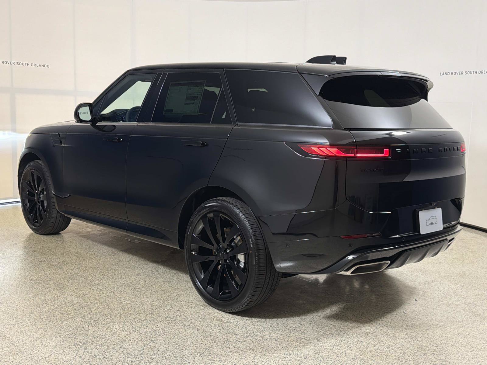 New 2027 Land Rover Range Rover Sport Dynamic SE AWD/4WD image 3