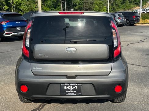 Used 2017 Kia Soul FWD image 4