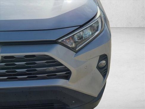 Used 2019 Toyota RAV4 Limited FWD image 9
