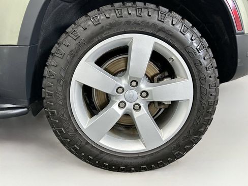 Used 2021 Land Rover Defender 90 First Edition image 30