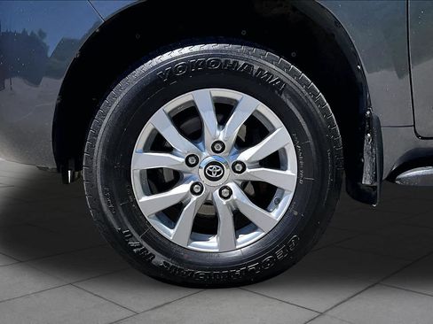 Used 2016 Toyota Land Cruiser AWD/4WD image 10
