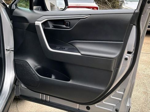 Used 2022 Toyota RAV4 LE image 21