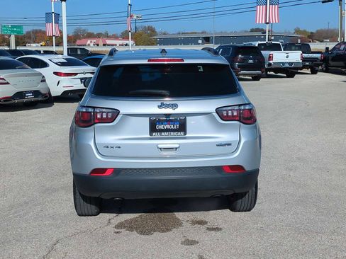 Used 2024 Jeep Compass Latitude image 7