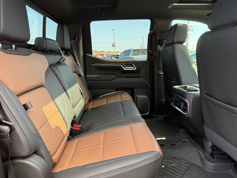 Used 2026 Chevrolet Silverado 1500 High Country w/ Technology Package AWD/4WD image 19