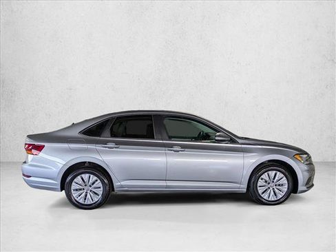 Used 2019 Volkswagen Jetta S w/ Driver Assistance Package FWD image 4