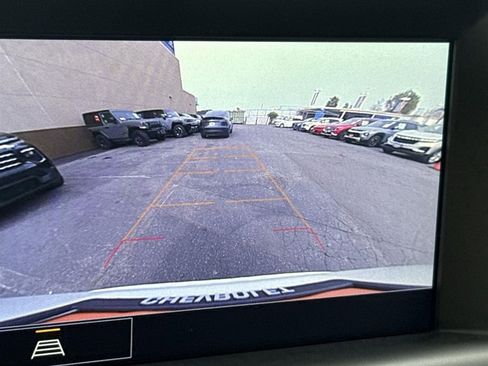 Used 2024 GMC Terrain SLT image 13