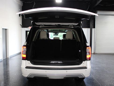 Used 2018 Ford Expedition Platinum RWD image 47