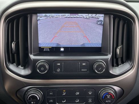 Used 2022 Chevrolet Colorado Z71 w/ Z71 Midnight Edition image 14