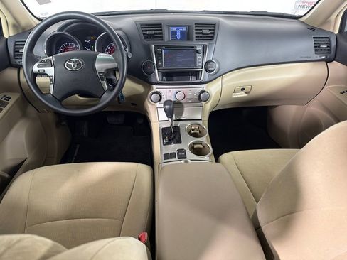 Used 2013 Toyota Highlander Plus image 22