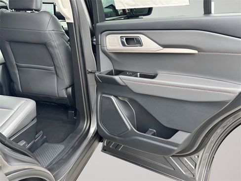 New 2025 Ford Explorer Active w/ Active Comfort Package image 30