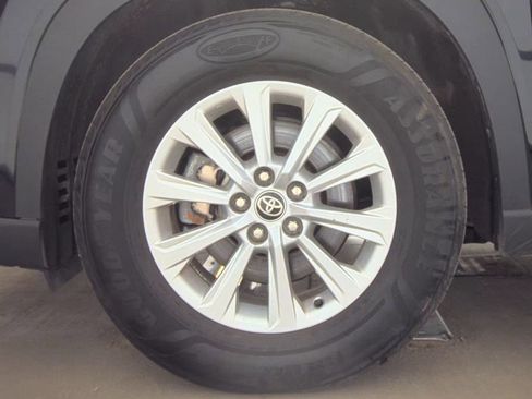 Used 2025 Toyota Grand Highlander AWD image 9