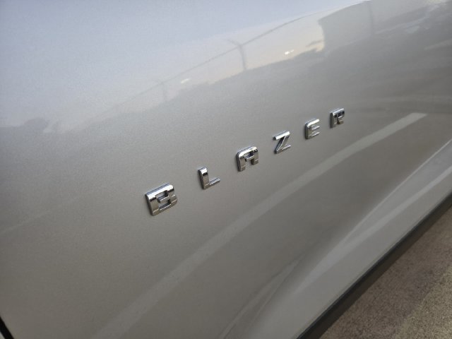 Used 2022 Chevrolet Blazer LT w/ Sound & Technology Package FWD image 10