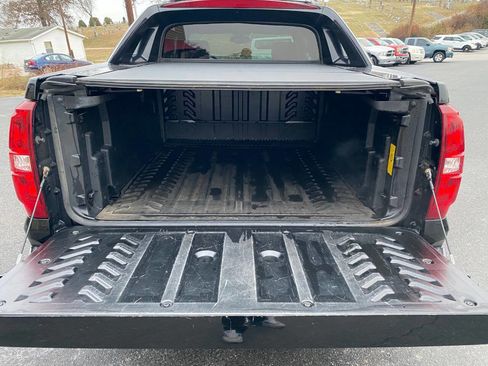 Used 2012 Chevrolet Avalanche LTZ image 28