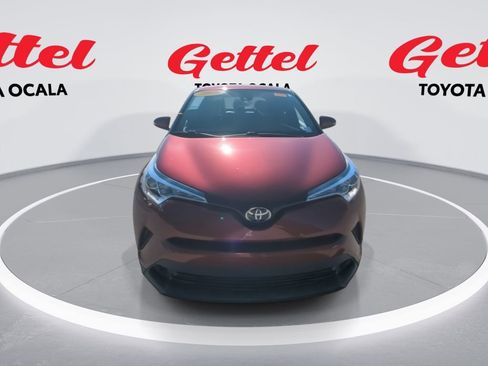 Used 2019 Toyota C-HR XLE image 3