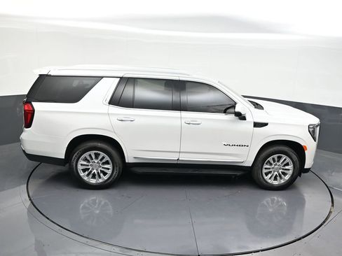 Used 2024 GMC Yukon SLT w/ SLT Luxury Package RWD image 15