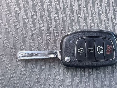 Used 2017 Hyundai Santa Fe Sport image 21