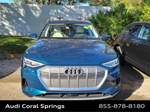 Used 2019 Audi e-tron Prestige w/ Prestige Package image 7